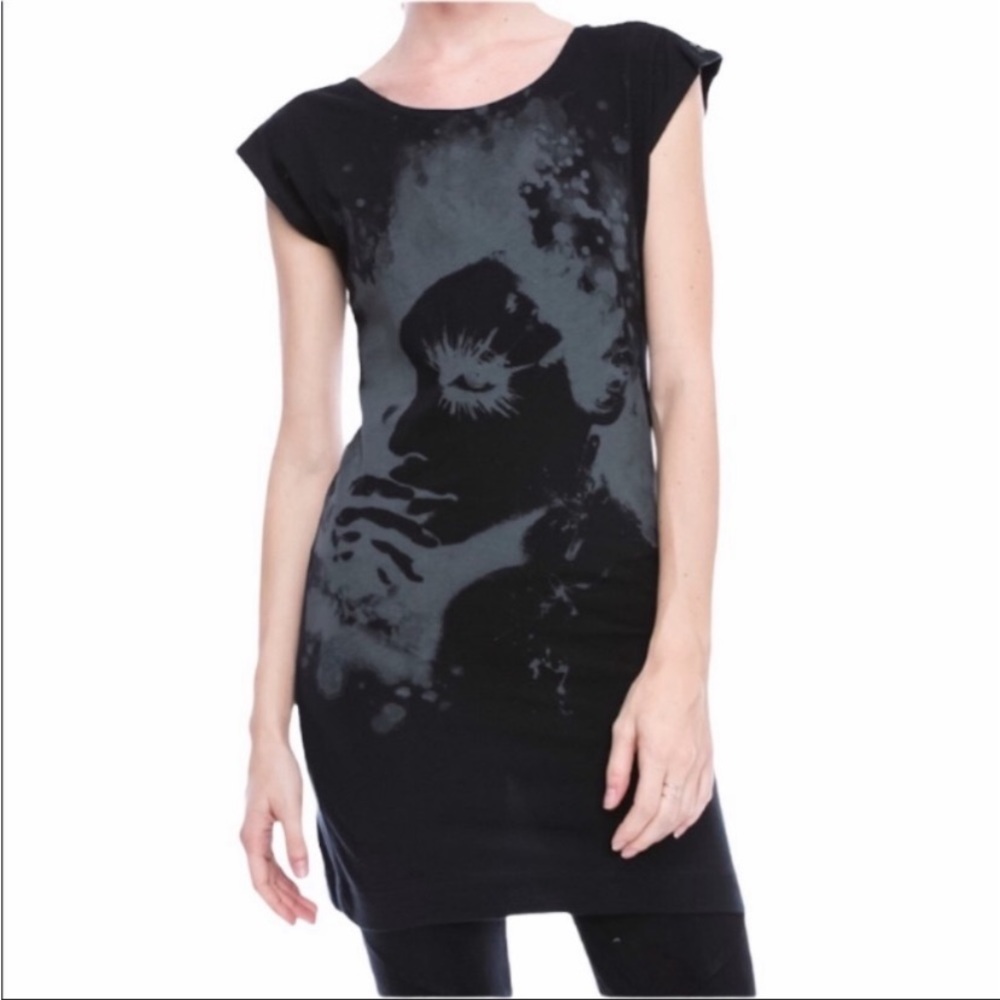 VOCAL studs haunted face tunic top L